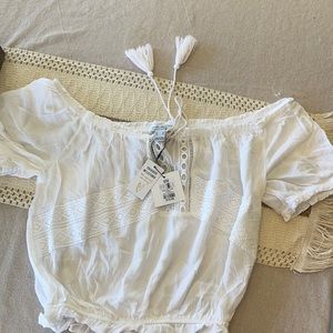 Women’s white la e embellished crop top